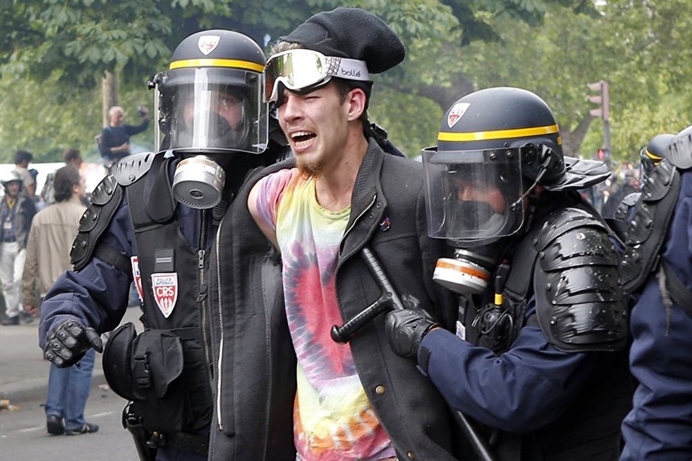 Fransa'da protestolara çok sert müdahale